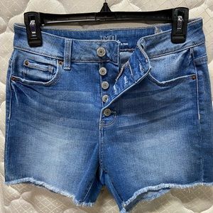 Women’s size 6 Time and Tru button down denim Shorts